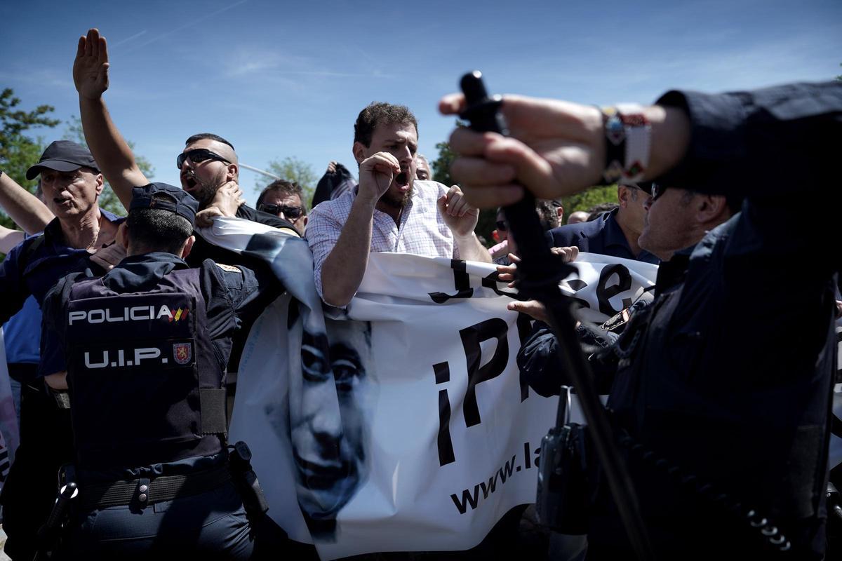 Falangistas protagonizan incidentes en Madrid por el traslado de los restos de José Antonio Primo de Rivera