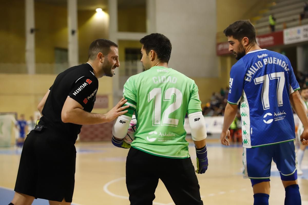 Las imágenes del derbi entre el Córdoba Futsal y el Betis en Vista Alegre
