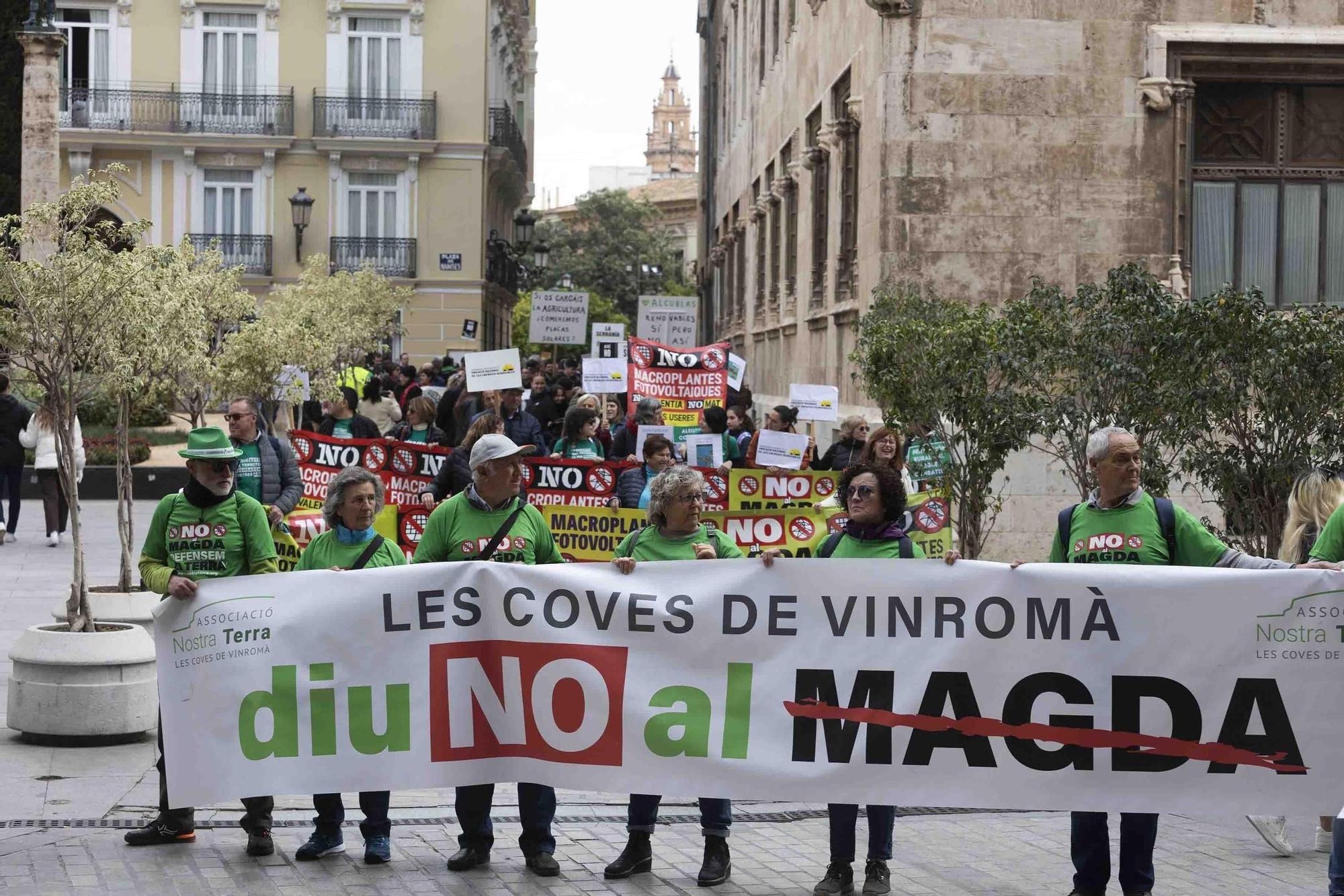Manifestación contra el modelo de renovables en València
