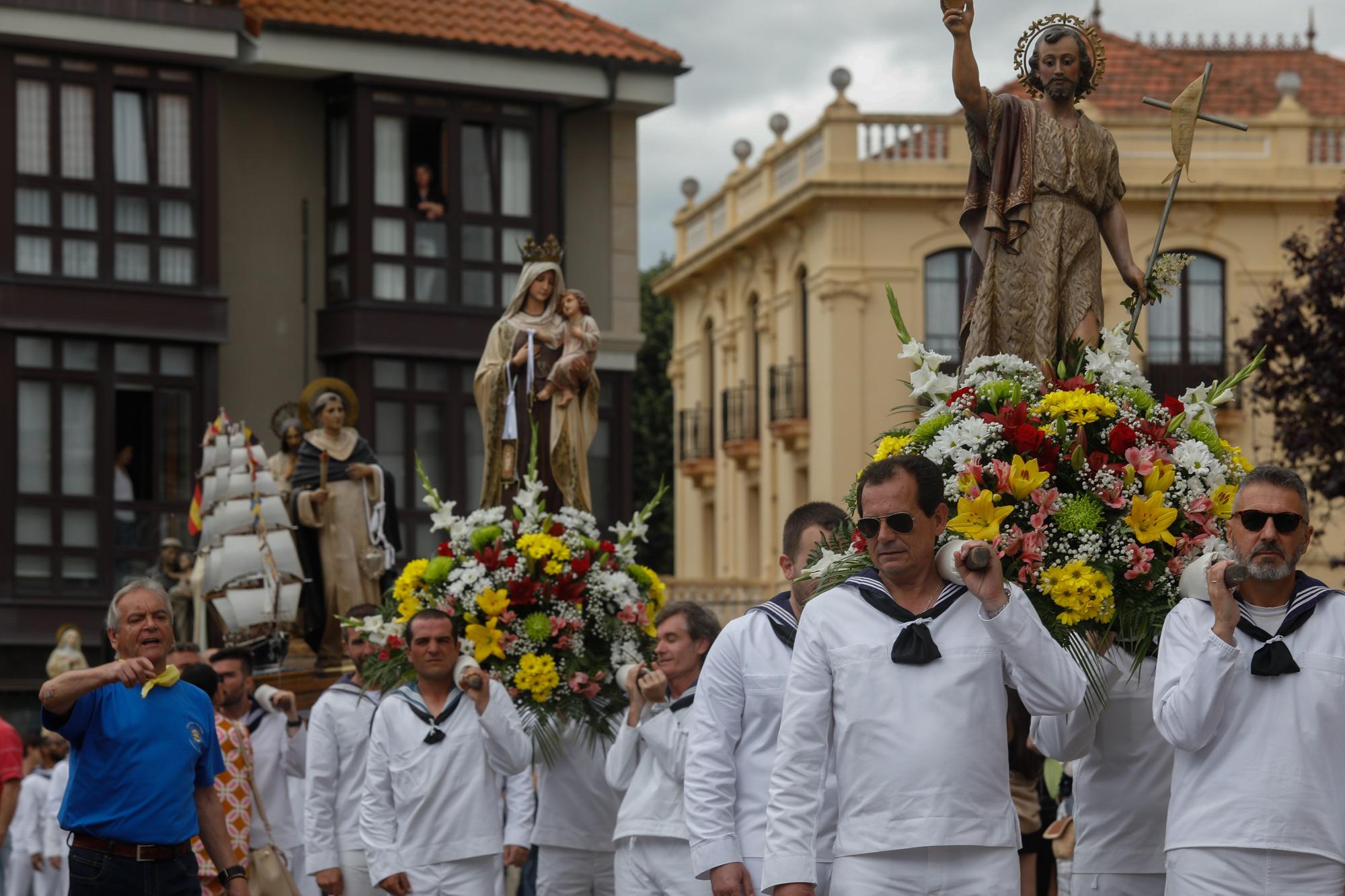 EN IMÁGENES: Así fue la procesión de los santos por las calles de San Juan de la Arena