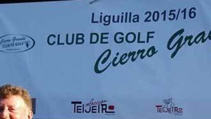 Arturo Méndez, triunfo golfista en Tapia