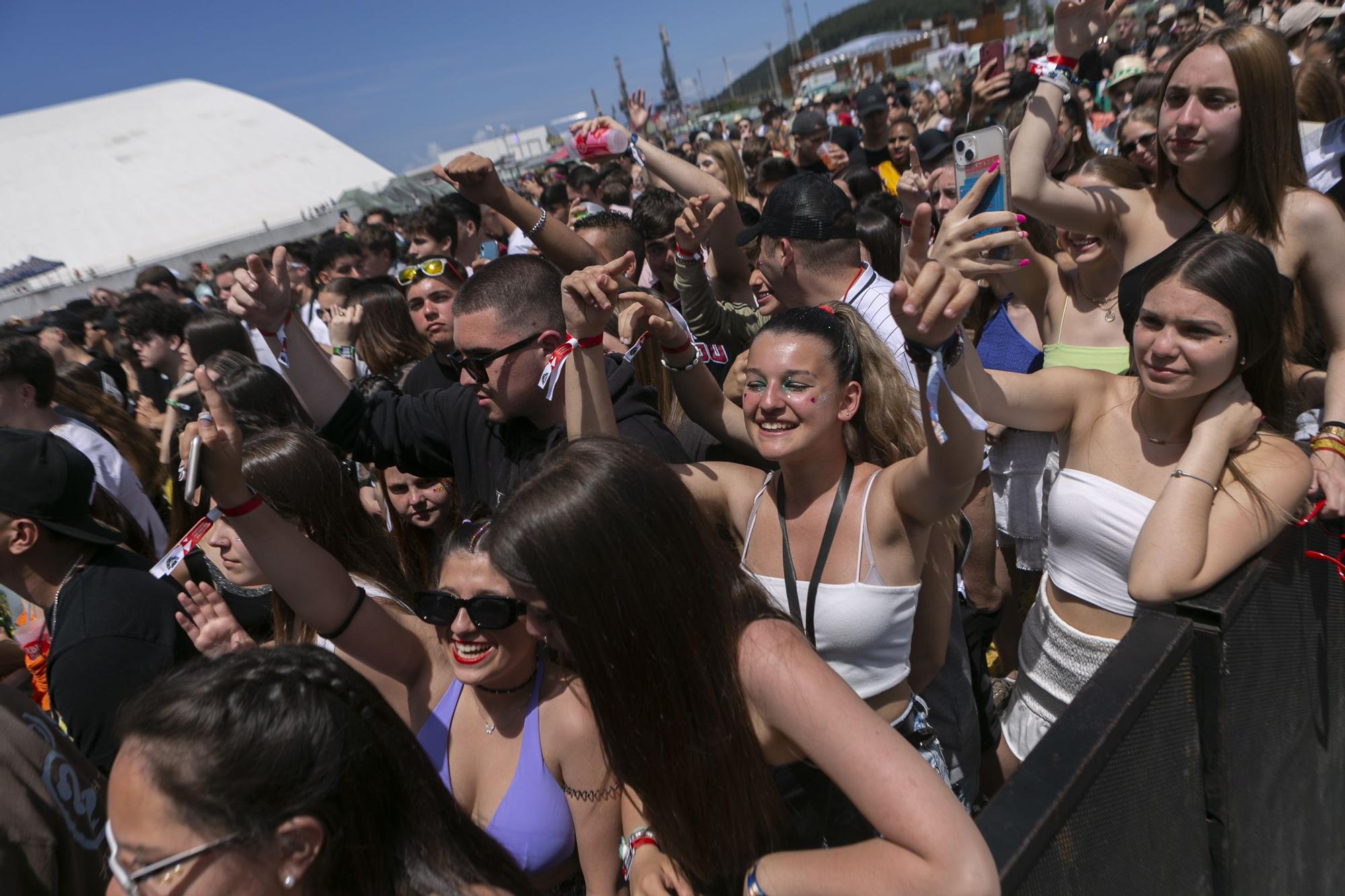 El Reggaeton Beach Festival de Avilés, en imágenes