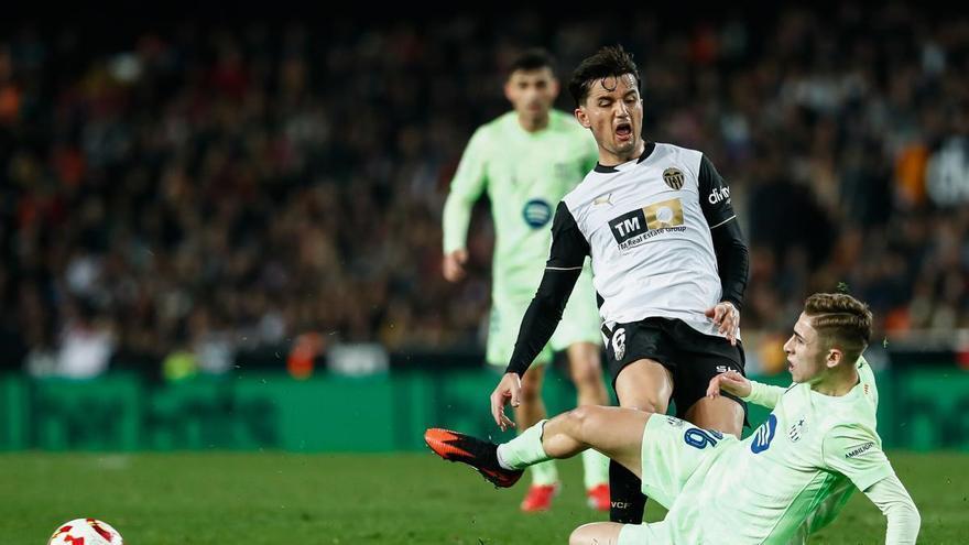 Hugo Guillamón, en Gijón para cerrar su fichaje por el Sporting