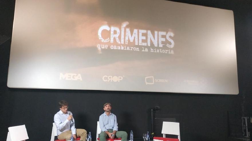 Ramón Campoamor y  Luis León Luri en la presentación de `Crímenes que cambiaron la historia´.