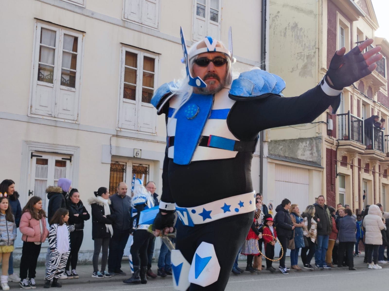 Un Carnaval muy vistoso y de alto nivel: Así fue este domingo el desfile en Tapia de Casariego