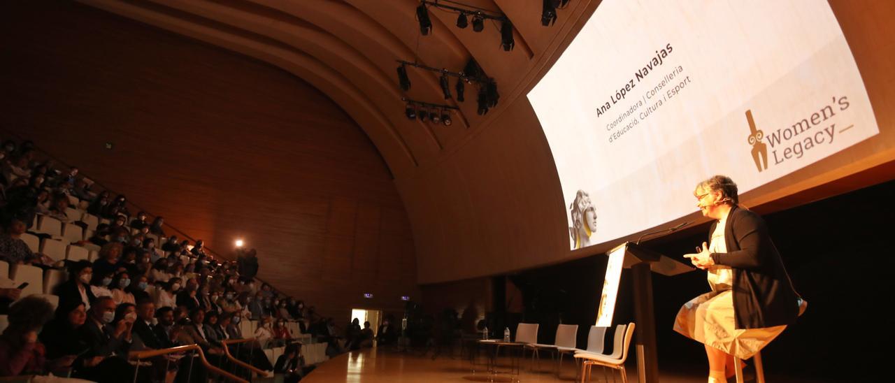 Ana López Navajas, durante su intervención en les Arts.