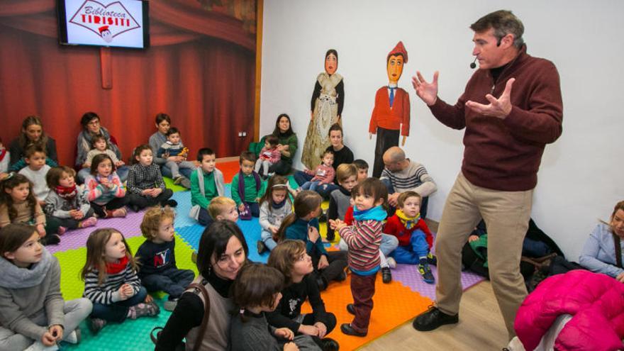 Inauguración de la biblioteca de Tirisiti.