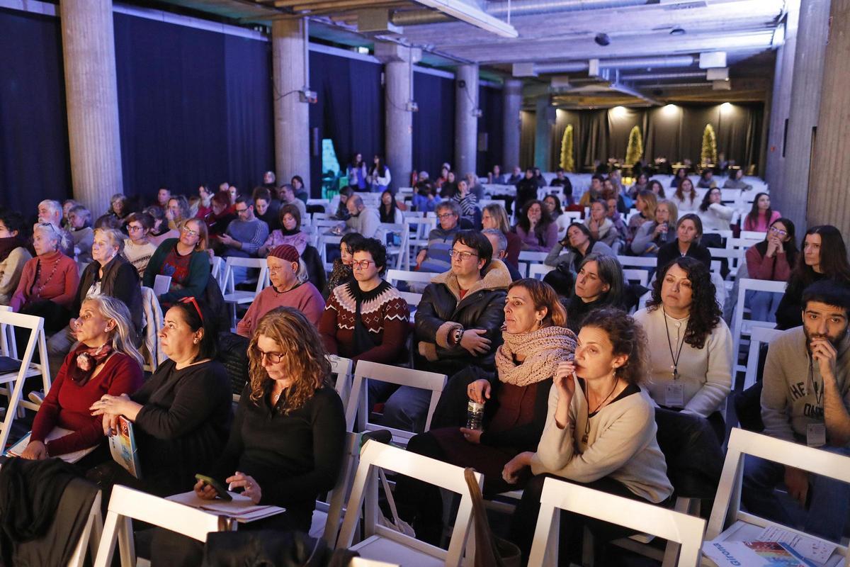Les imatges de la taula rodona sobre el suïcidi en el primer congrés de benestar emocional de Girona Les imatges de la taula rodona sobre el suïcidi en el primer congrés de benestar emocional de Girona
