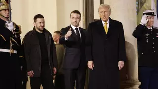 Macron habla de "un día histórico" al reunir a Trump y Zelenski en la reapertura de Notre Dame