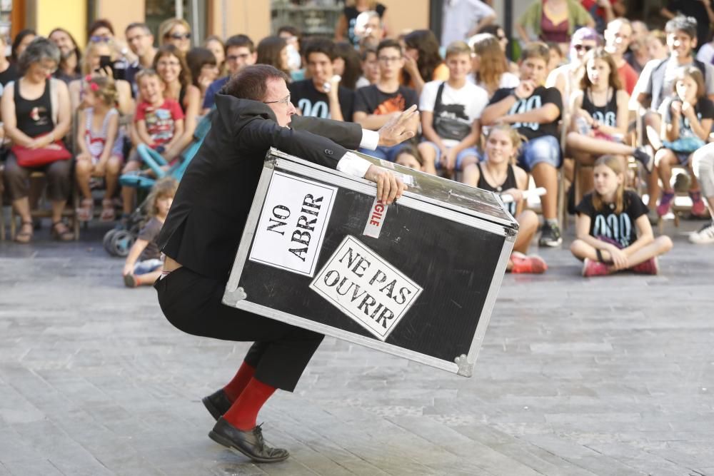 Fira del Circ al carrer de la Bisbal d''Empordà