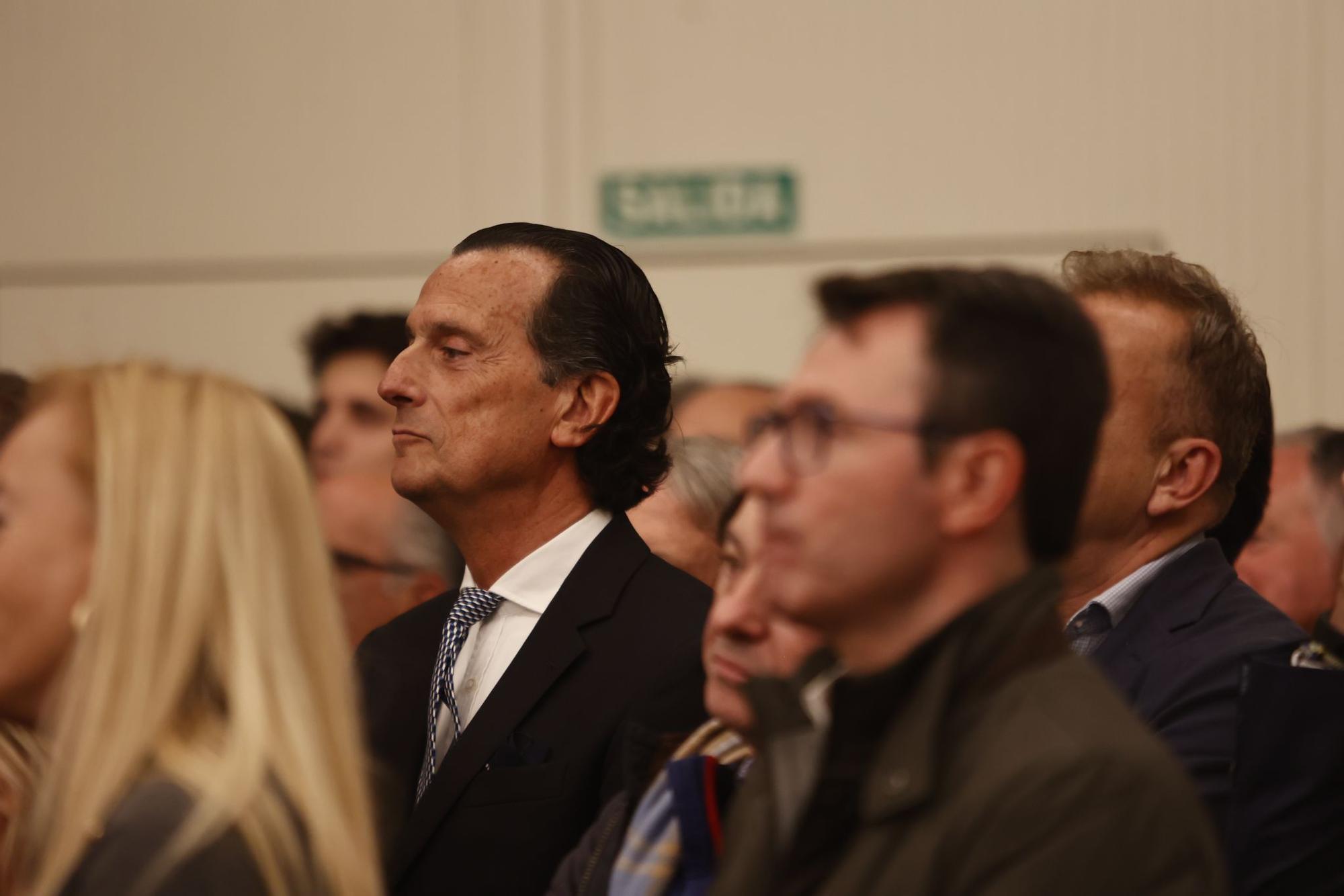 Los asistentes a la presentación del libro de Francisco Camps en un hotel de València