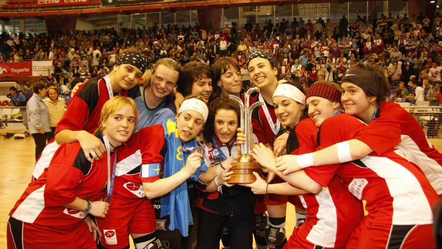 Momento de celebración del Biesca en la final europea que ganó frente al Alcorcón.