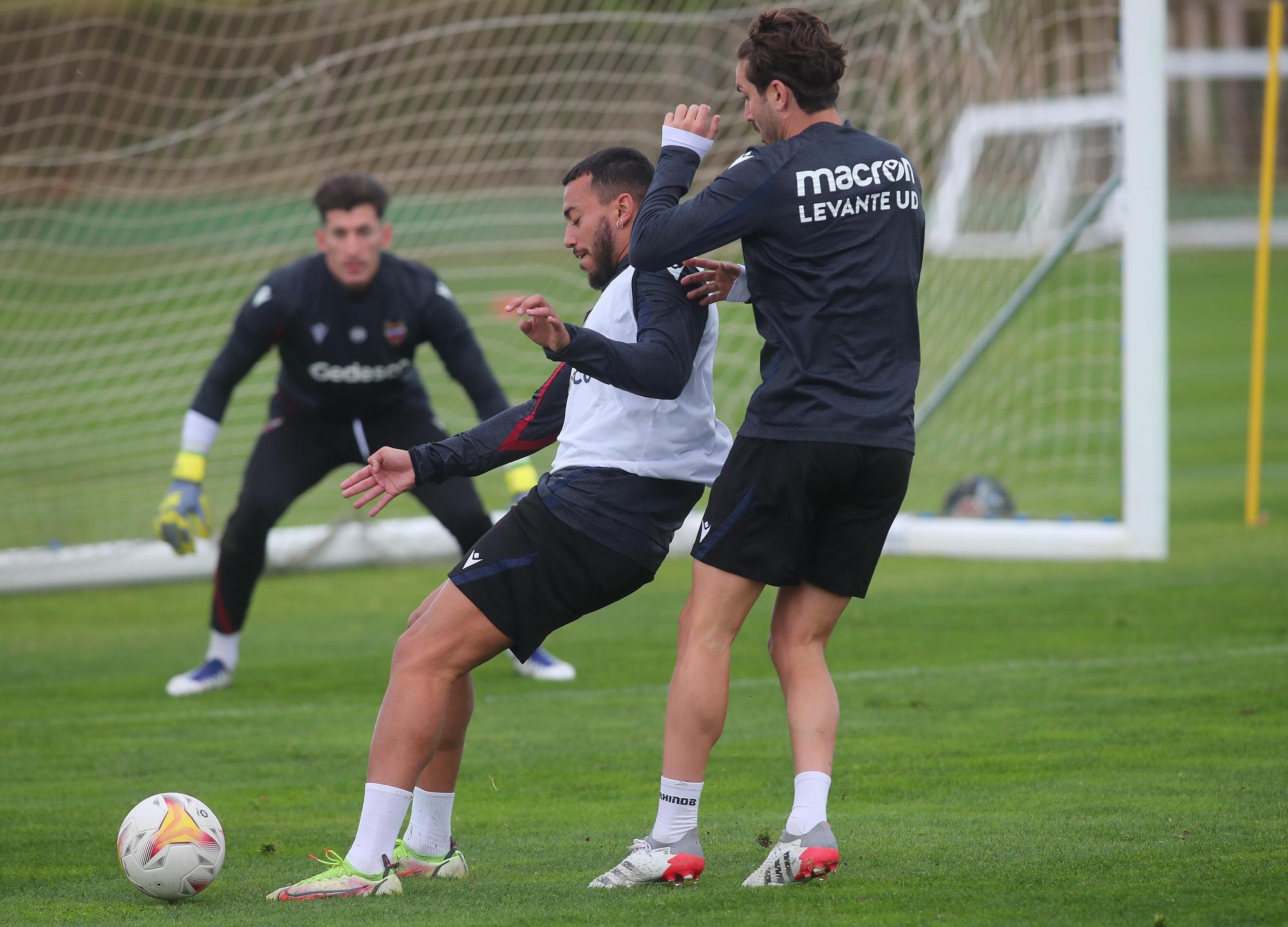 Así ha sido el entrenamiento del Levante UD en el Saler