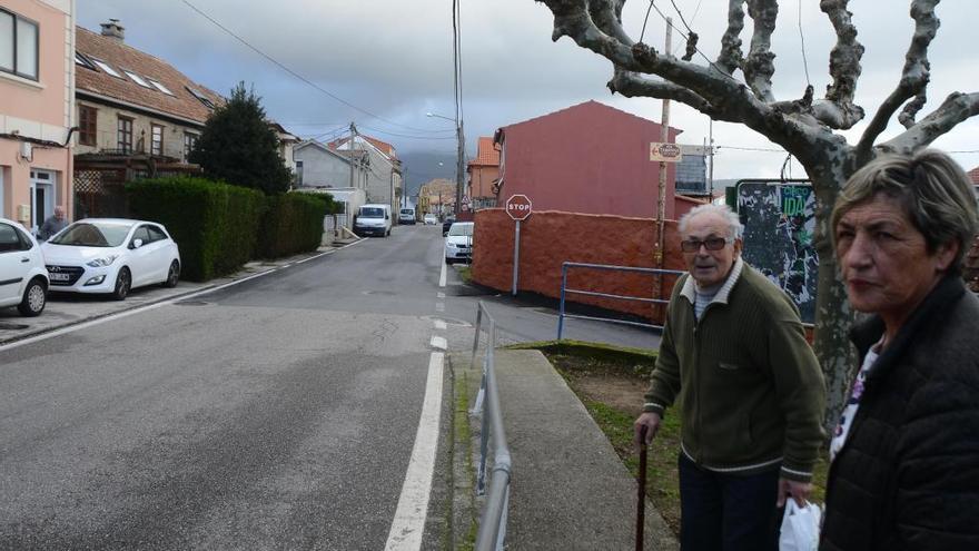 Un tramo del vial provincial, sin espacio para peatones. / G.N.