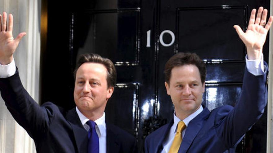 David Cameron y Nick Clegg.