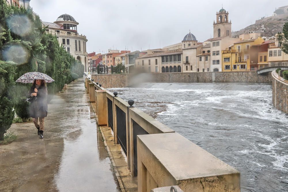 Las lluvias torrenciales anegan Torrevieja.