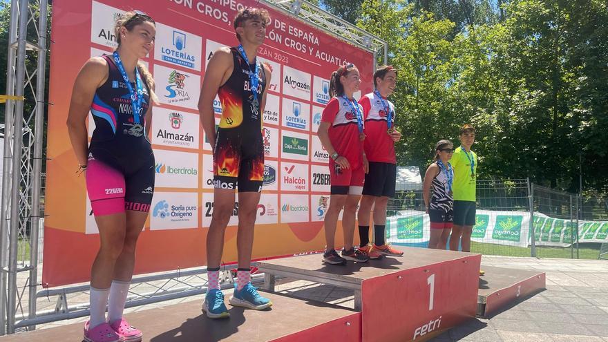 Aluvión de medallas del triatlón extremeño