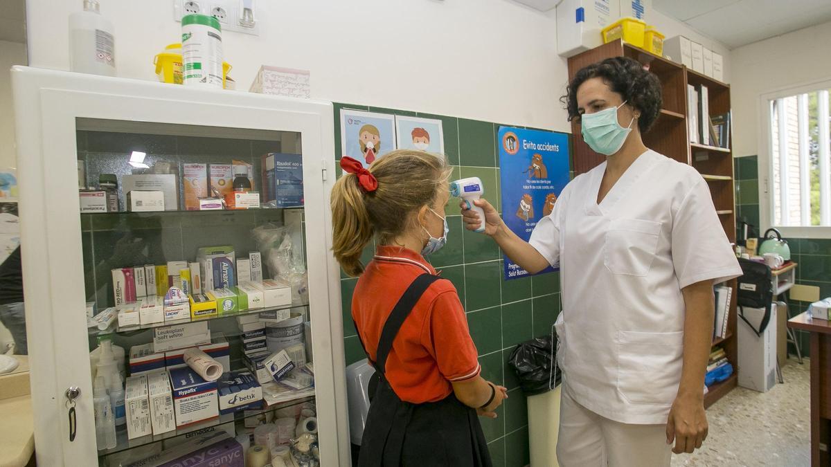 El colegio concertado Agustinos de Alicante incorporó la enfermera escolar hace años.