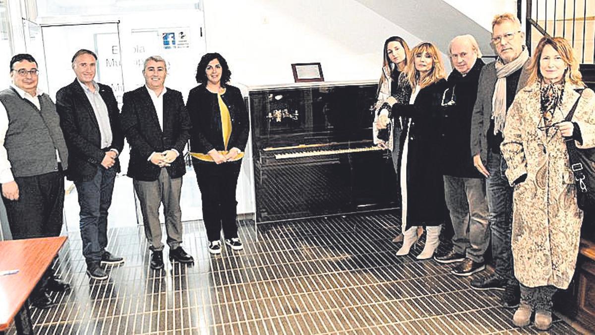 La familia del compositor Antoni Torrandell dona un piano del artista a
