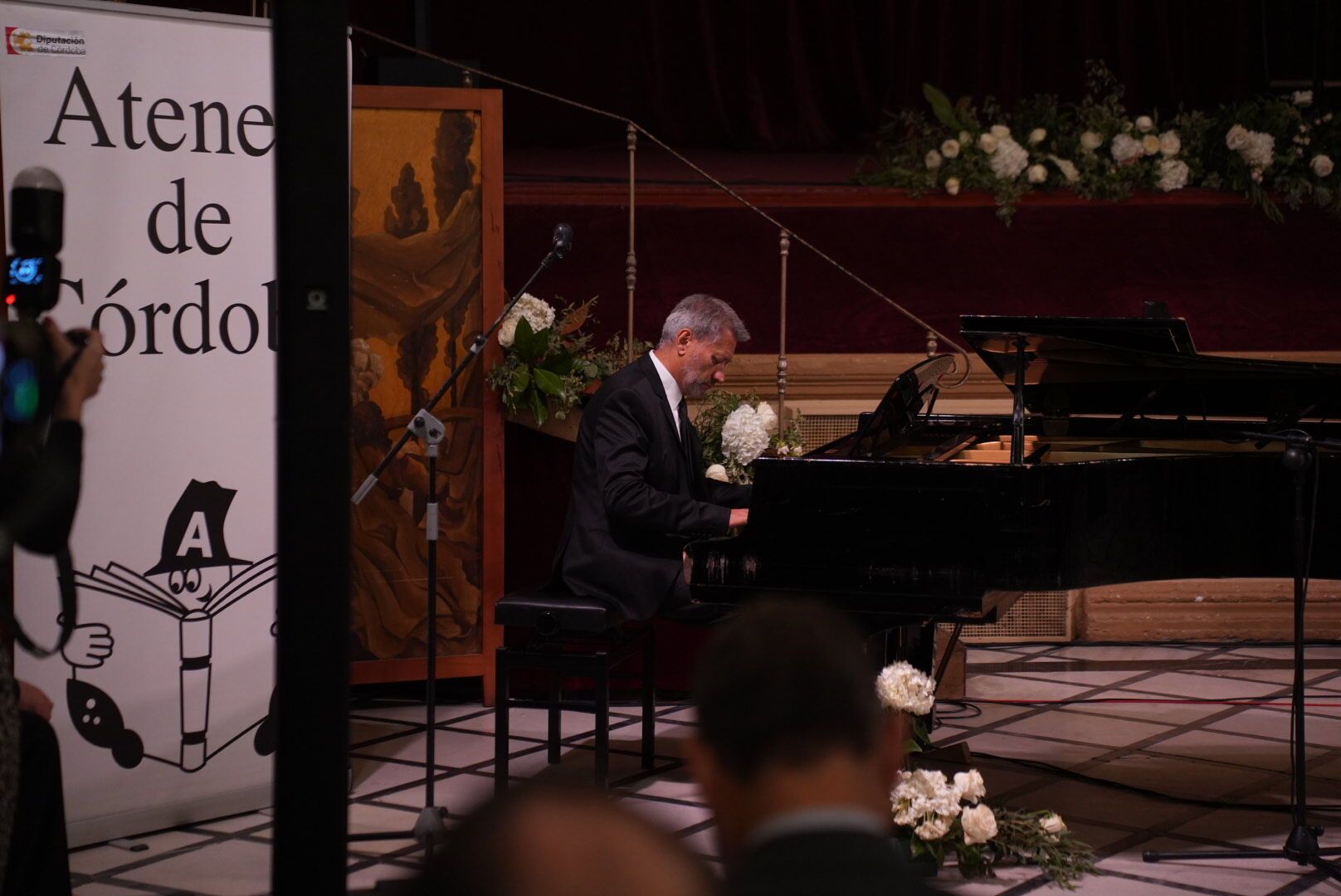 Enrique Castillo, Medalla de Oro del Ateneo