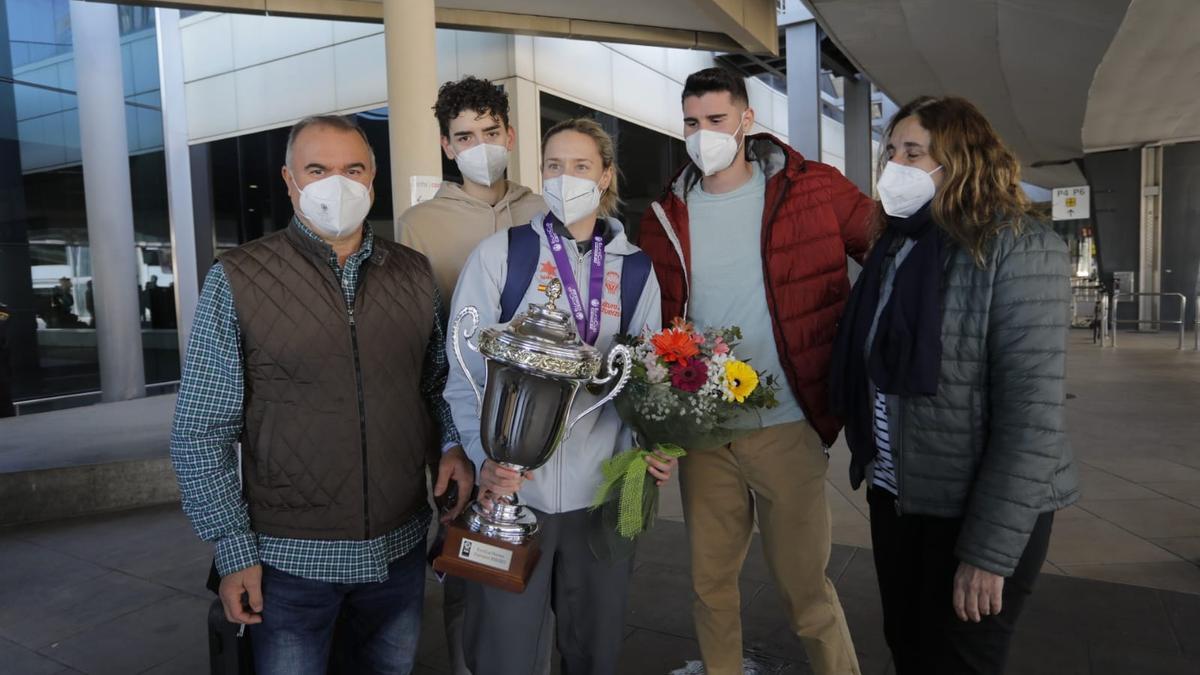 El Valencia Basket femenino llega a València tras ganar la Eurocup.