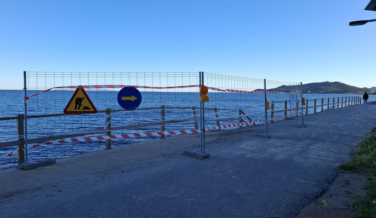 Vila valla el tramo desplomado del paseo de Platja d’en Bossa por seguridad