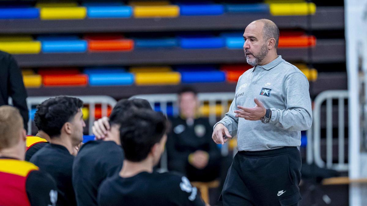 Chus Mateo está al frente de la selección tras su exitoso paso por el Real Madrid.