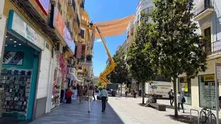 Iniciado el montaje de toldos en las calles comerciales del centro de Córdoba
