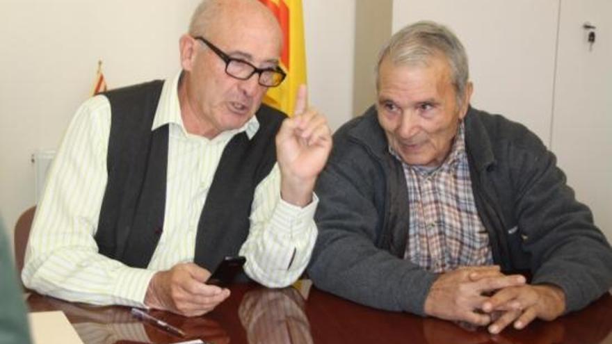 L&#039;alcalde Josep Fuentes (esquerra) i Francesc Ferro.