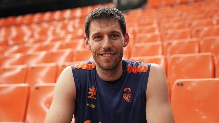 ¡Oficial! Sam Van Rossom renueva con el Valencia Basket