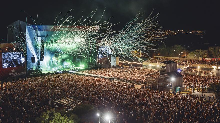 El potente rock de Muse clausura el Mallorca Live Festival con un concierto ante 24.000 personas