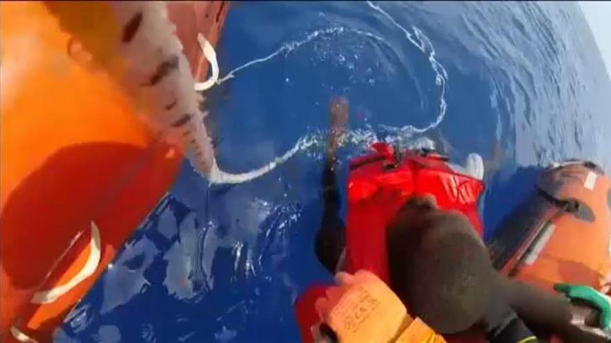 Rescate in extremis frente a las costas de Libia