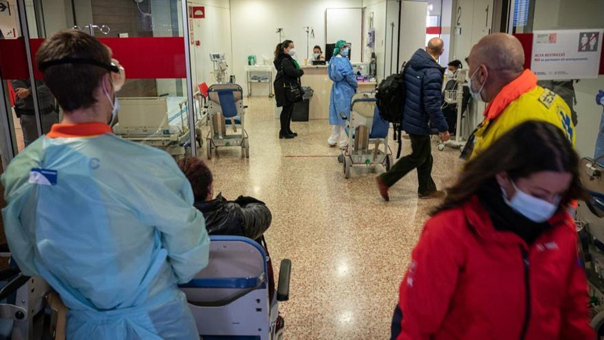 Entrada de Urgencias en el hospital de Bellvitge (Barcelona).