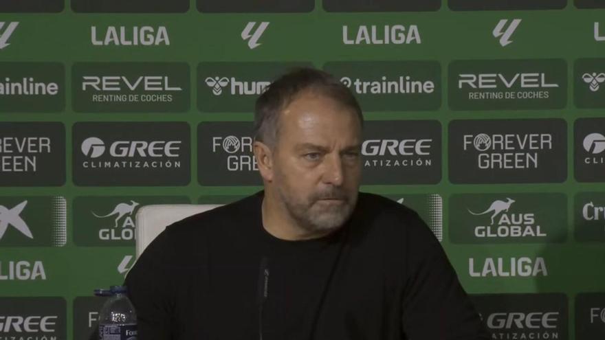 هانسي فليك يعبر عن فخره بلاعبيه ويشيد بتطور لامين يامال بعد الفوز على ريال بيتيس