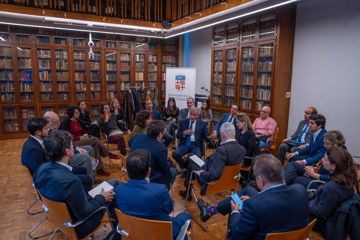 Nasser Kamel, secretario general de la Unión por el Mediterráneo, charla durante el European Bridges organizado por EL PERIÓDICO.