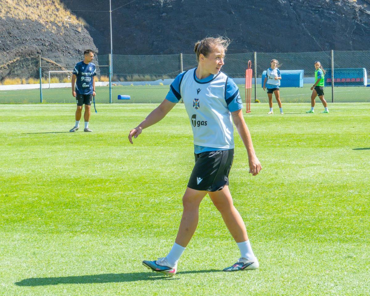 Aleksandra Zaremba, jugadora del CD Tenerife Femenino.