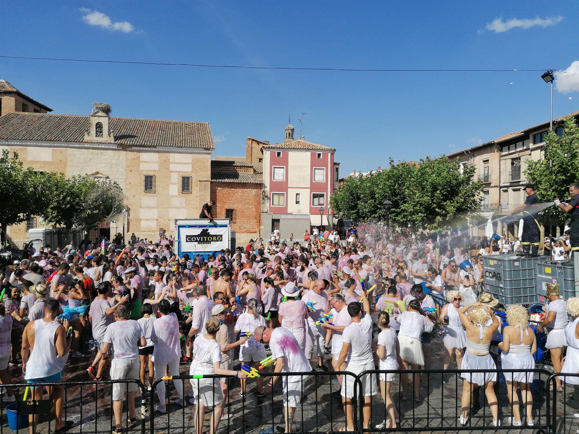 "Toro en su tinta" tiñe de color las fiestas