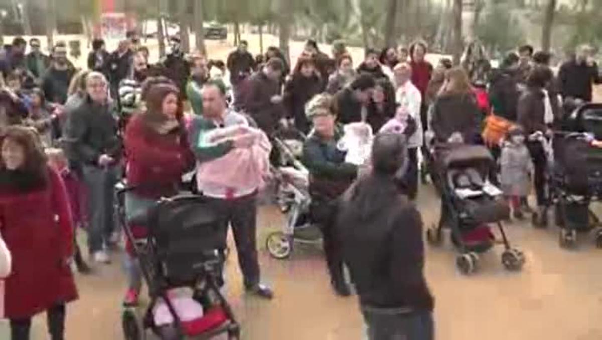 Encuentro en Viladecans de familias con niños nacidos en 2015