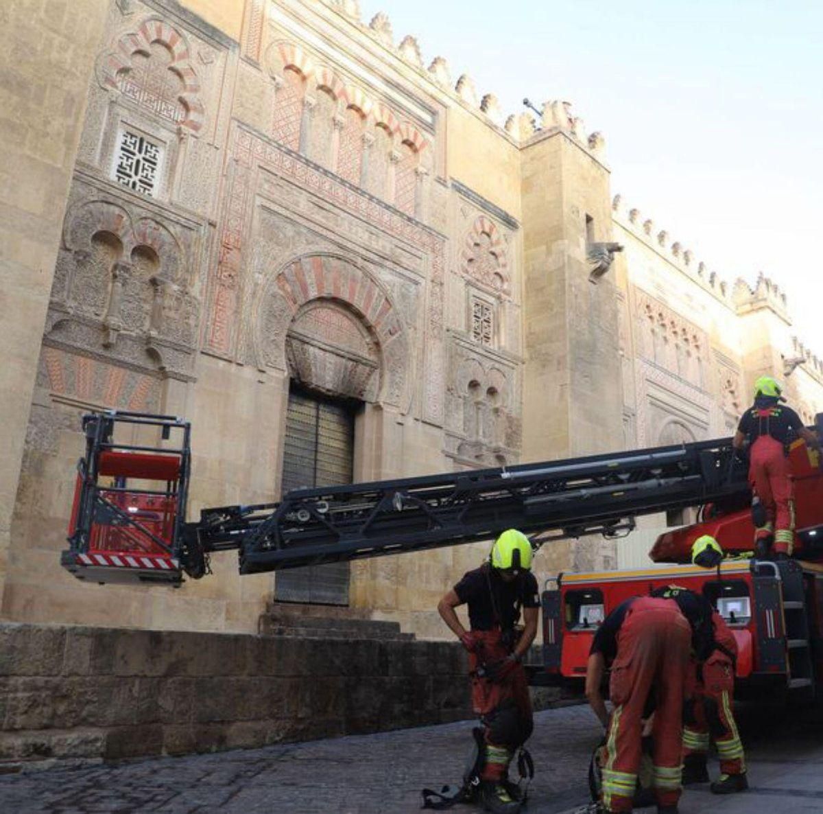Còrdova respira alleujada al veure la seva mesquita sana i estàlvia
