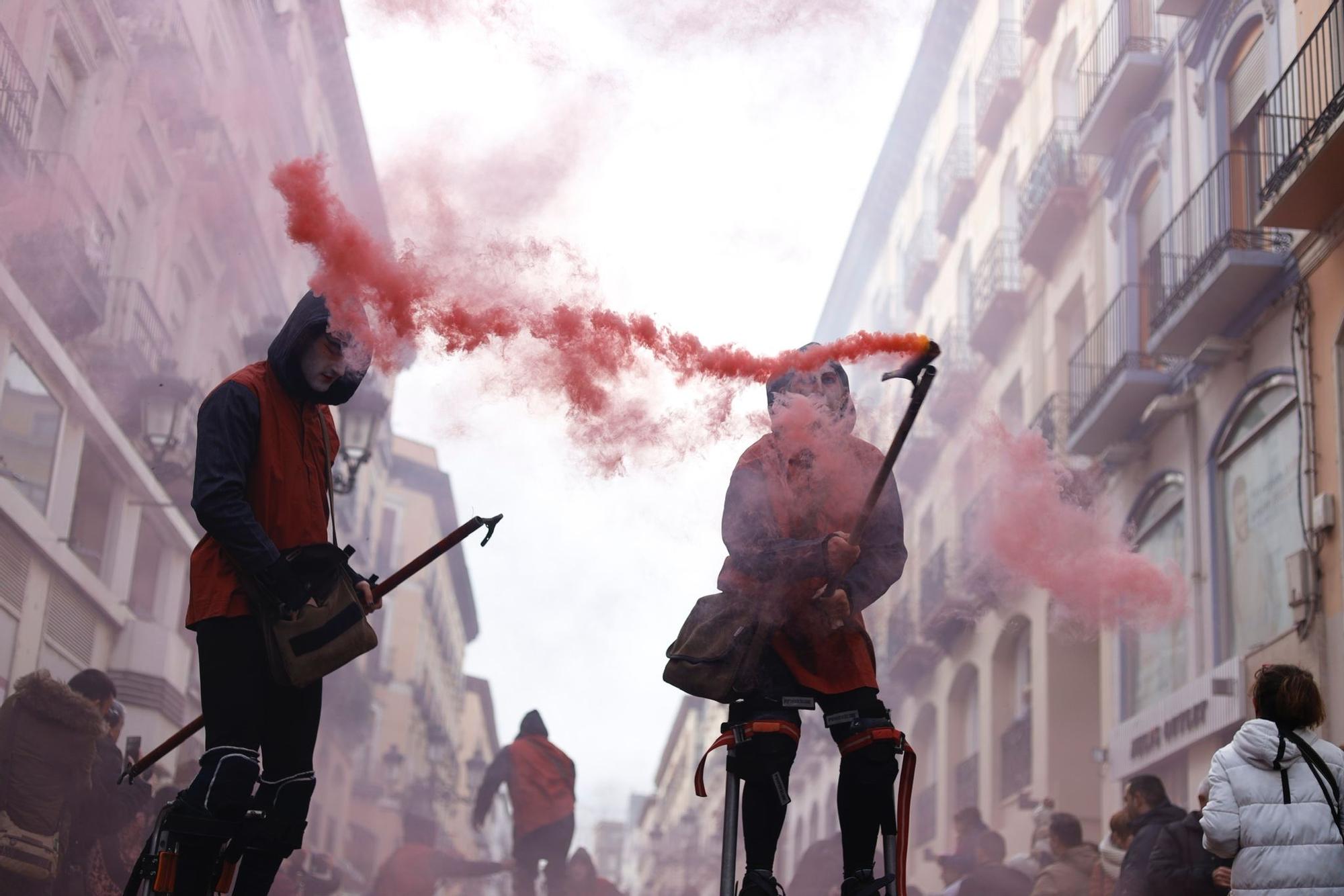 La comunidad china de Zaragoza desfila por el centro para celebrar el Año del conejo