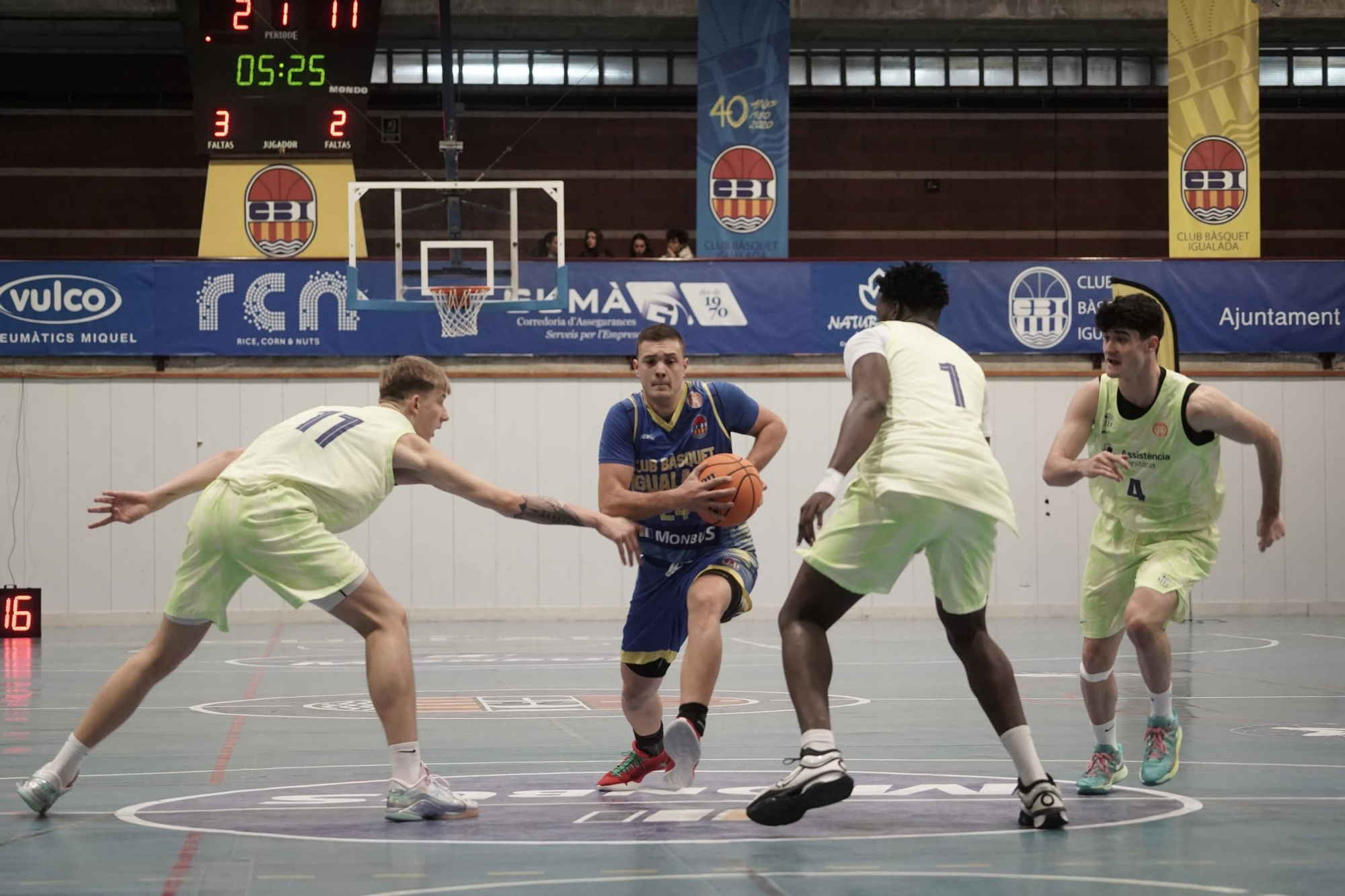 Imatges del Monbus Igualada - Barça B