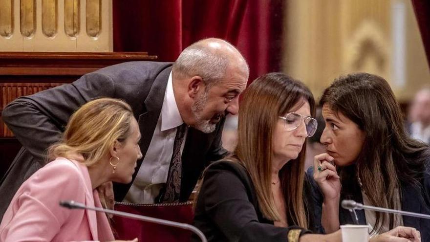 Ultimátum de Vox al Govern balear: amenaza con tumbar los presupuestos si no recibe los 20 millones de euros para la libre elección de lengua