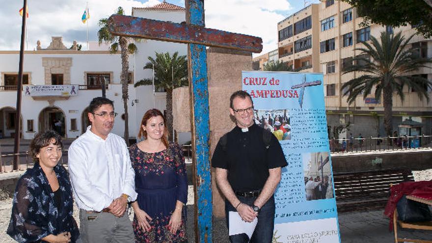 La cruz viaja a Antigua y Tuineje