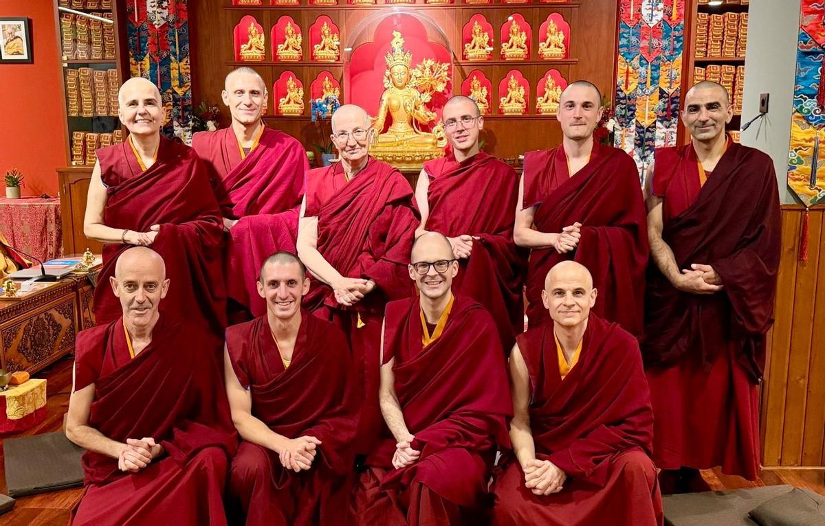 Monjes de la tradición Sakya del centro budista de Pedreguer