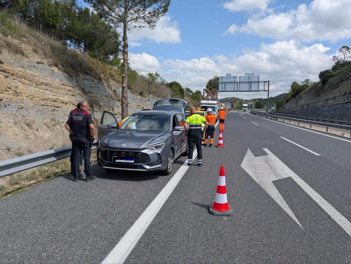 El moment de l'atenció del part a l'autopista