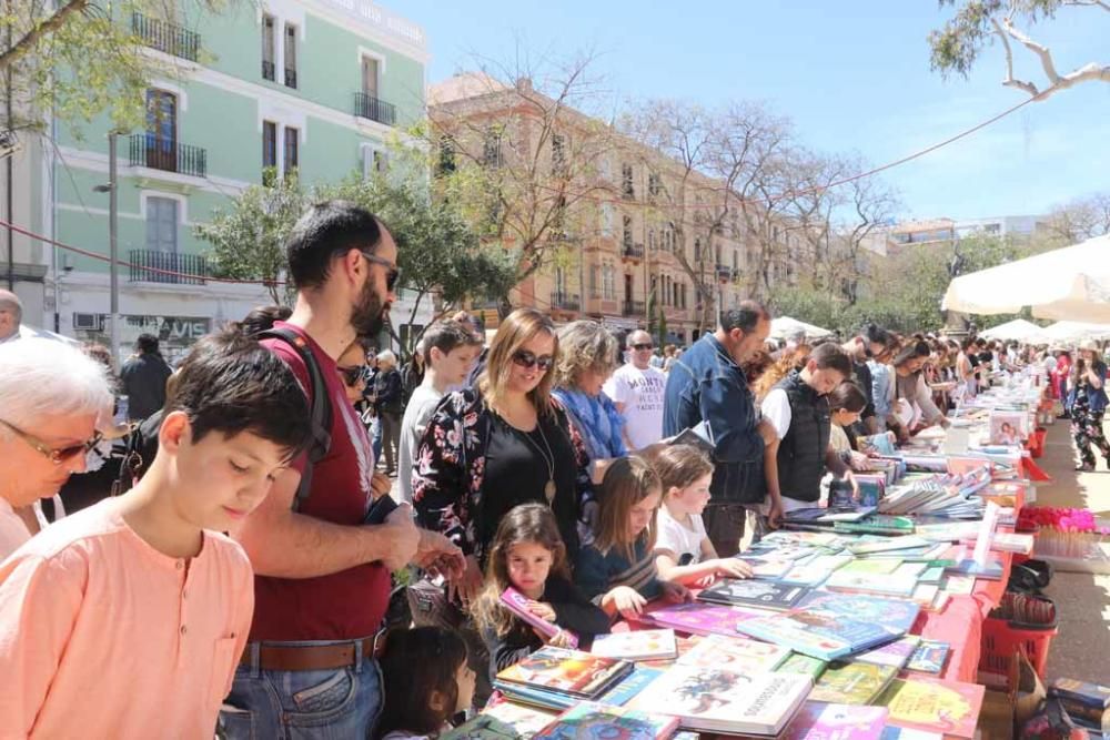 El Día del Libro ha registrado una gran afluencia de público