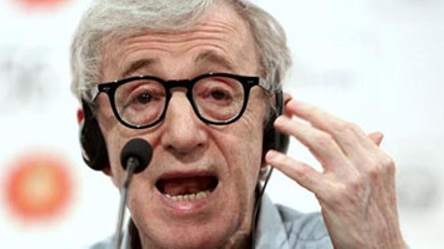 Woody Allen dice que sería &quot;terrible&quot; para EEUU que Obama no ganara