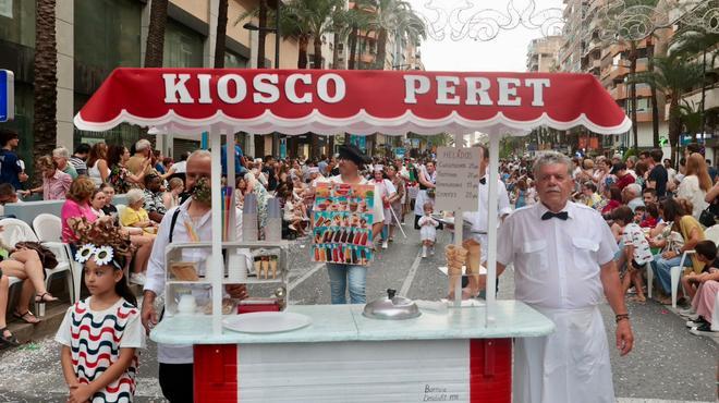 El desfile del Ninot de las Hogueras 2026 en Alicante, en imágenes