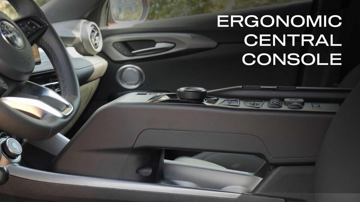 El Alfa Romeo Tonale For All para personas con movilidad reducida tieneuna consola central adaptada