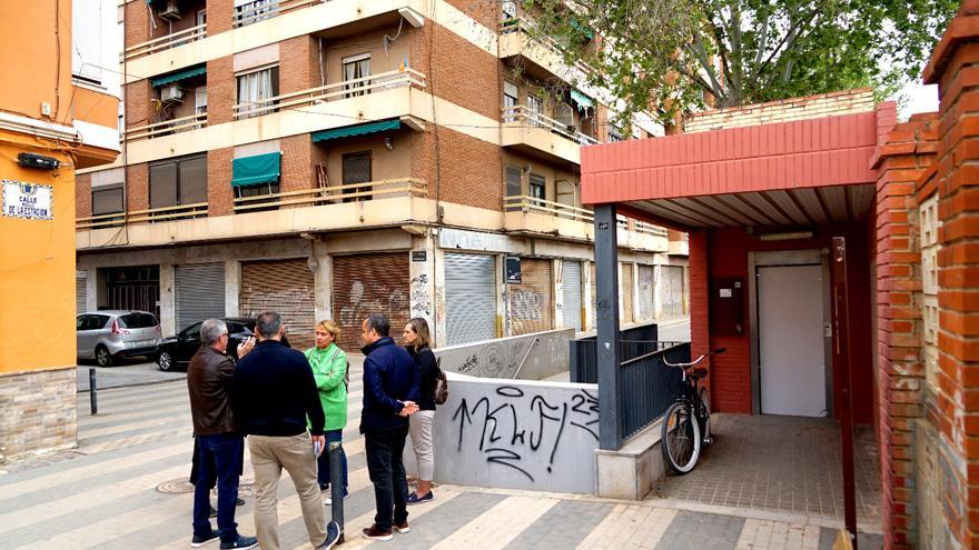 Adif no arreglará el ascensor de la estación de Benetússer-Alfafar hasta agosto